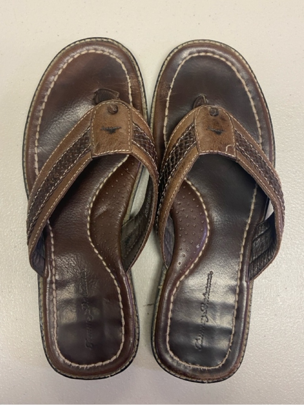 Tommy Bahama Men's Anchors Away Leather Flip-Flop Sandals